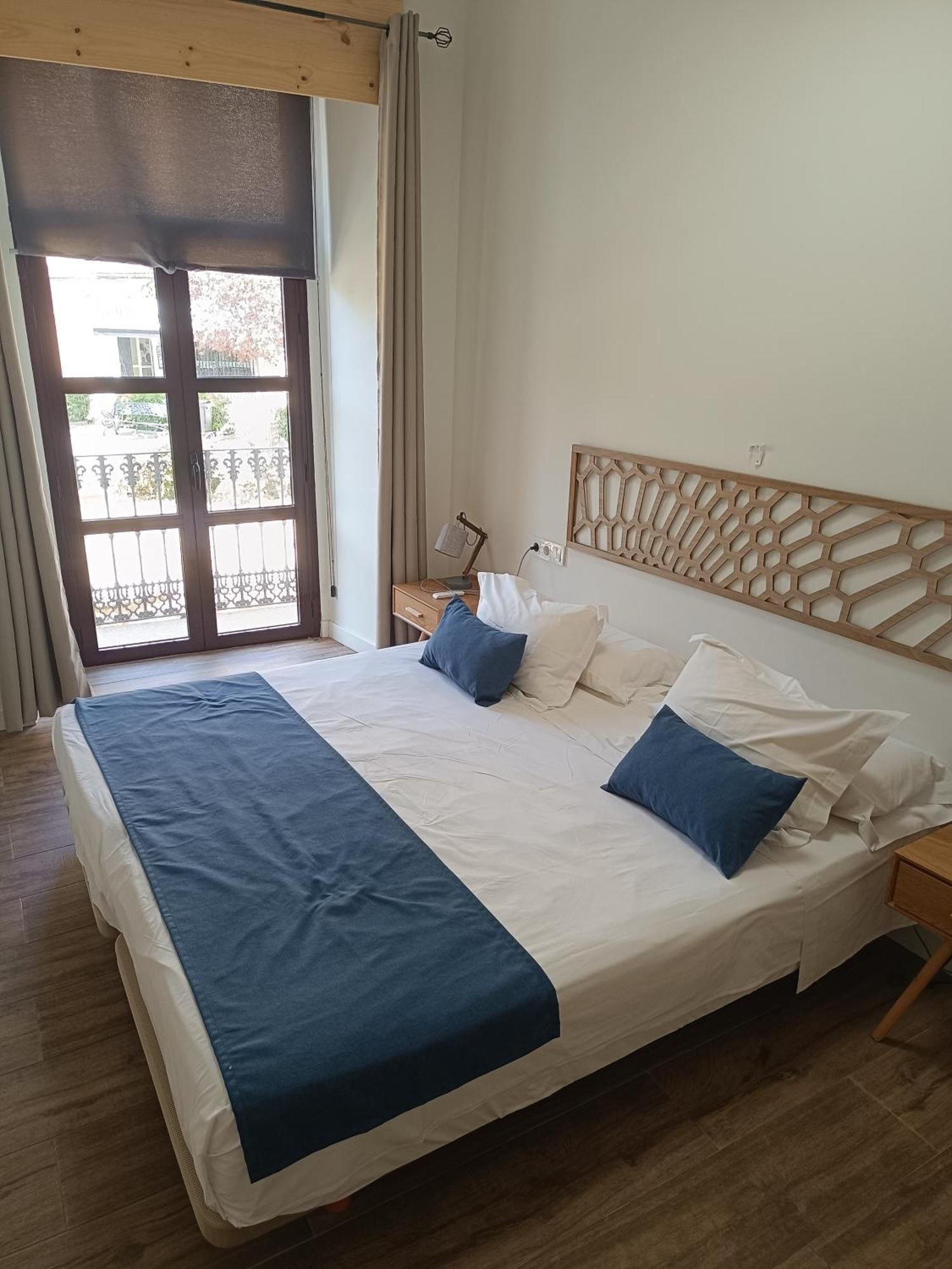 Apartamentos Al-Qazeres Luxury La Concepcion Caces Dış mekan fotoğraf